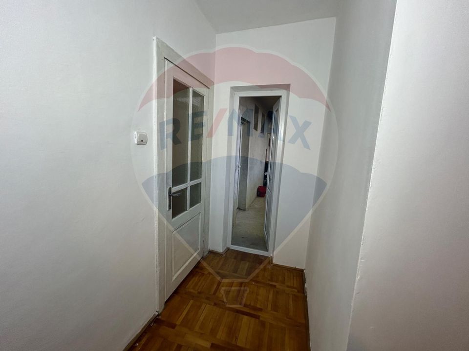 Ocazie! Apartament cu 3 camere Et 1 de vânzare în zona Orașul Vechi