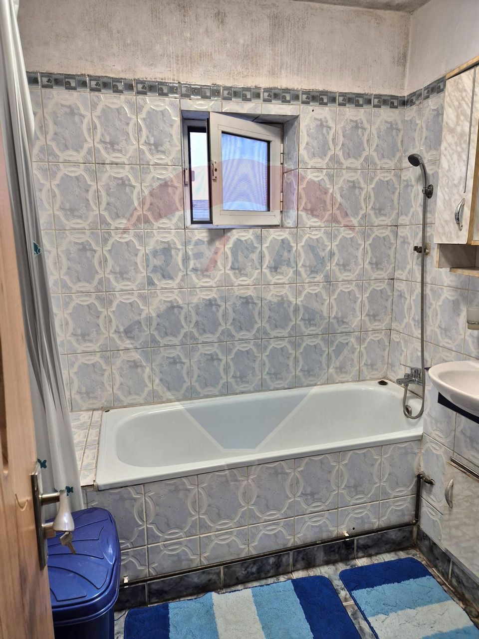 Apartament cu 4 camere de vânzare în zona Central