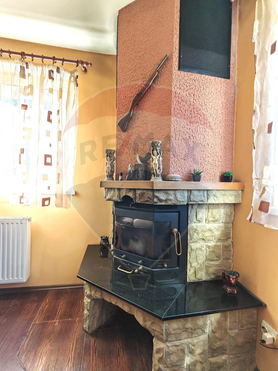 Casă / Vilă cu 5 camere de vânzare in Harman, Brasov