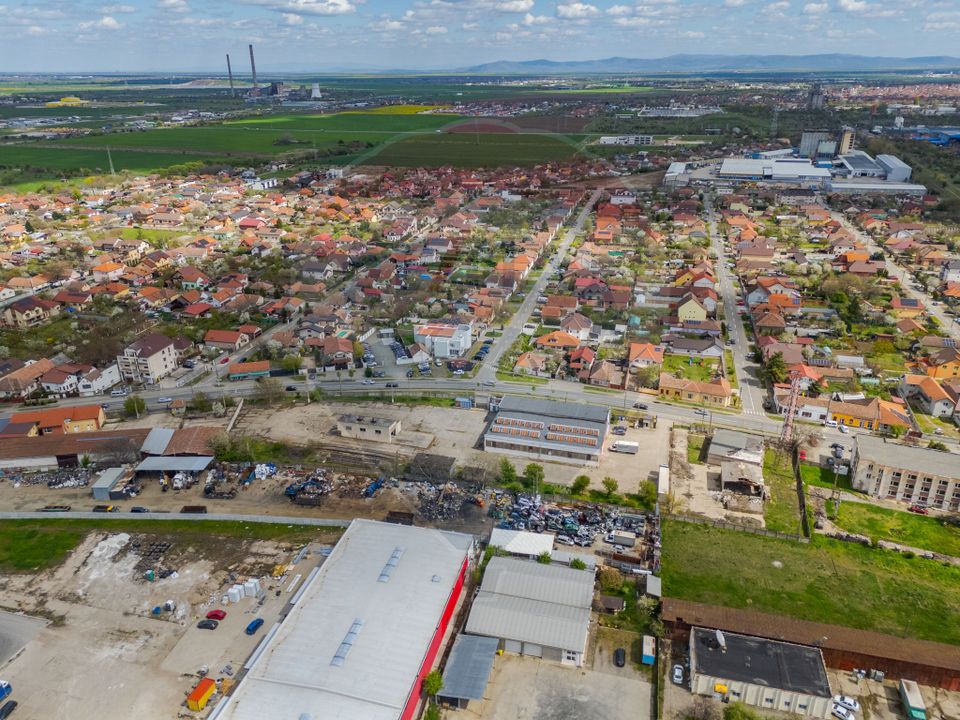 Teren 7619mp cu hala industriala/comerciala, FS - 110 ml de vanzare