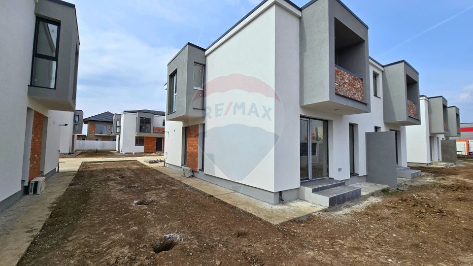DE VANZARE casă nouă Tunari – 4 camere  Ansamblu privat !!!