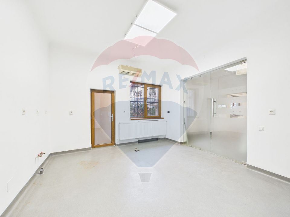 100sq.m Commercial Space for rent, Stirbei Voda area