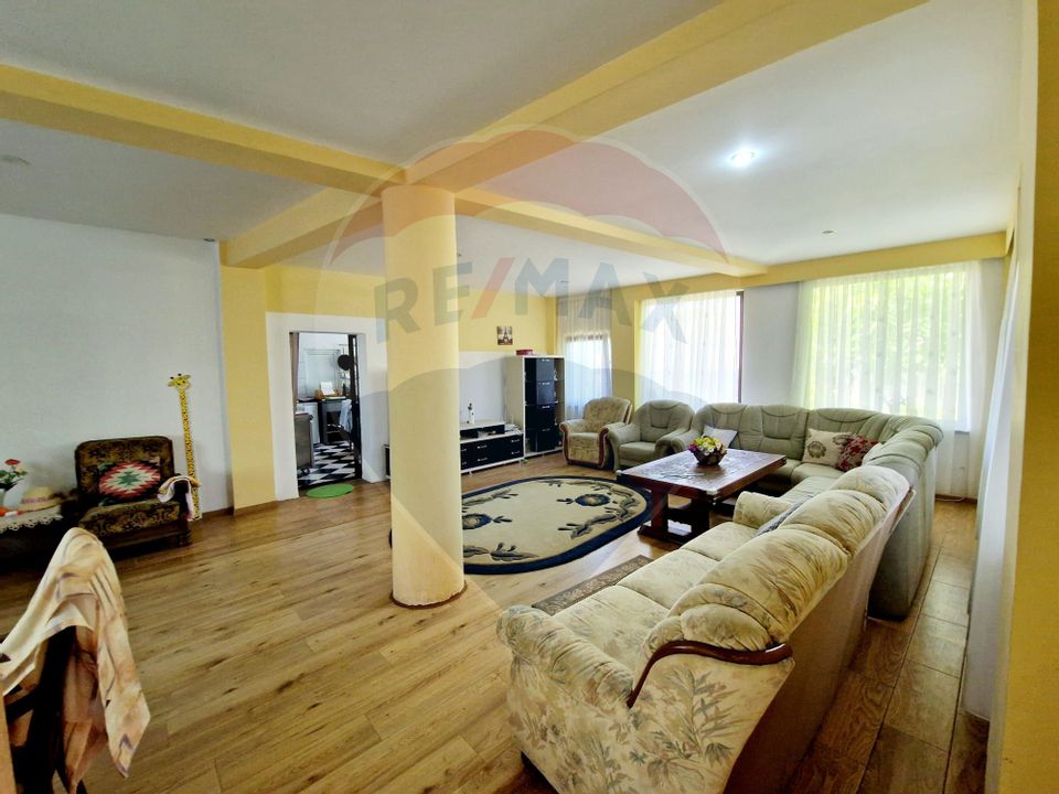 7 room House / Villa for sale