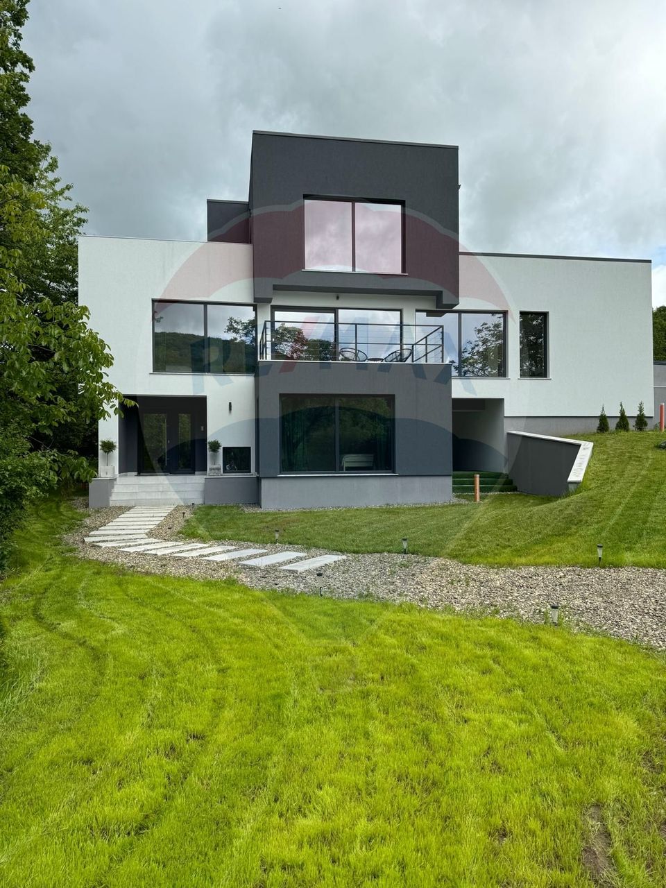 280sq.m Special Property for sale