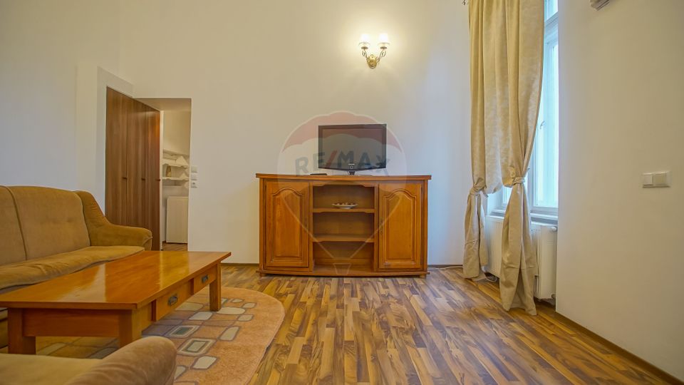 REZERVAT! Apartament 3 camere, în vilă, cu grădină proprie