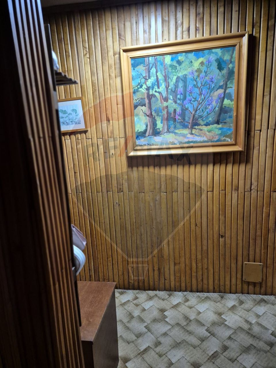 4 room Apartment for sale