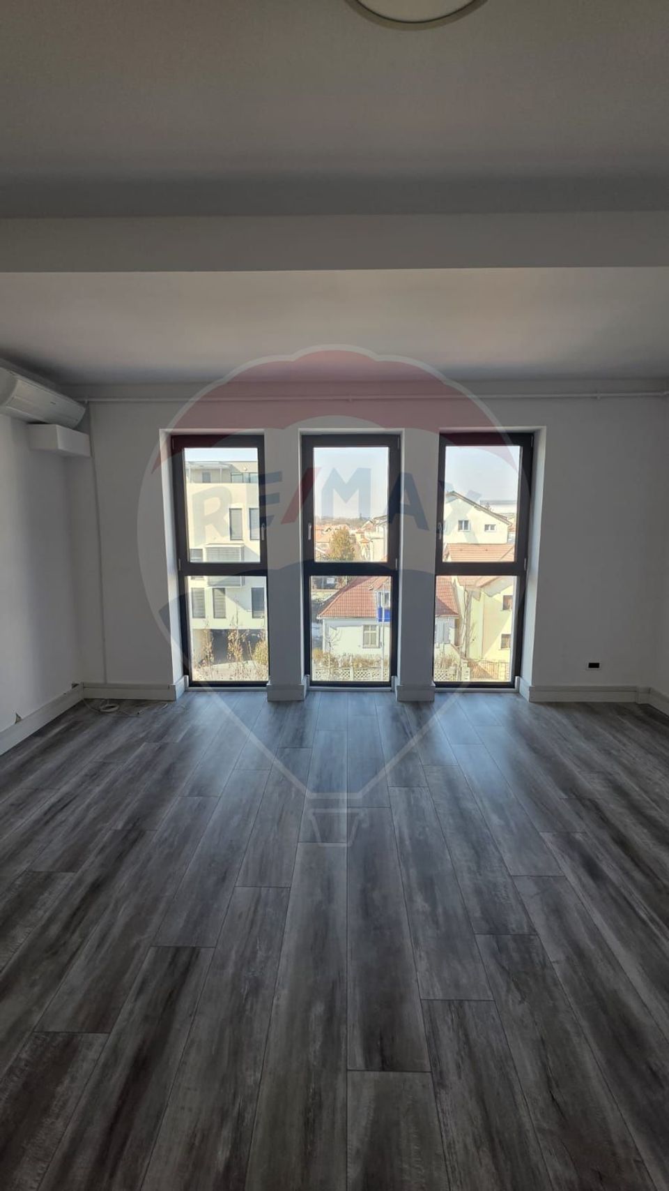 58sq.m Office Space for rent, Central area