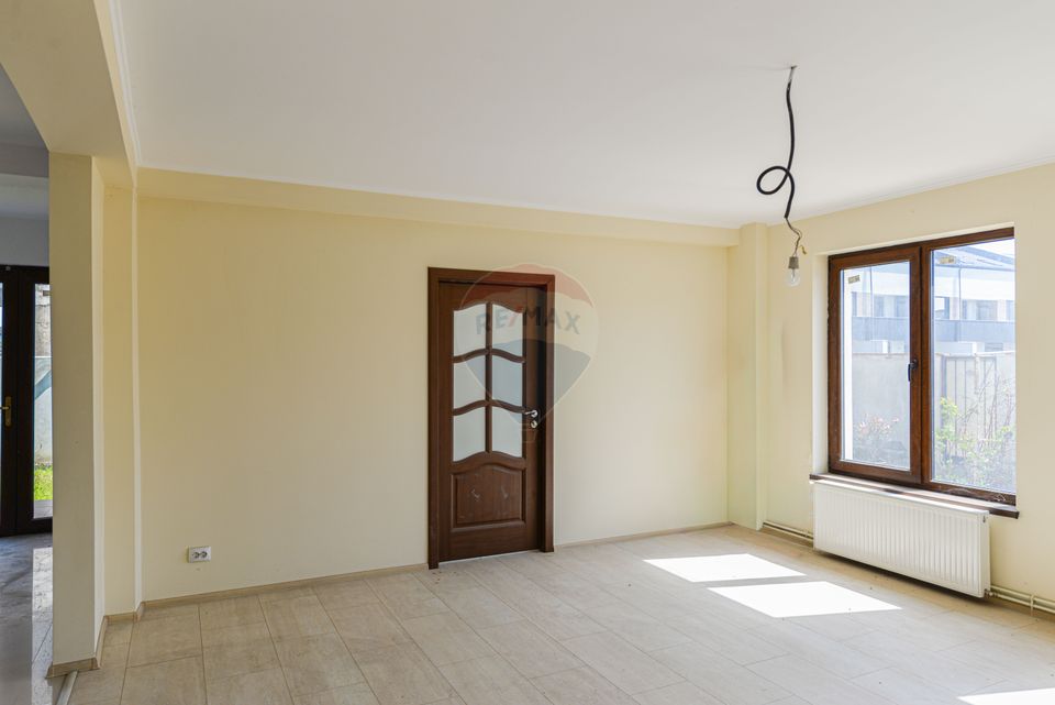 De vanzare proprietate speciala versatila | Casa + hala, teren 580mp