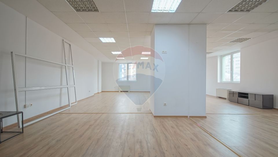 124sq.m Office Space for rent, Central area