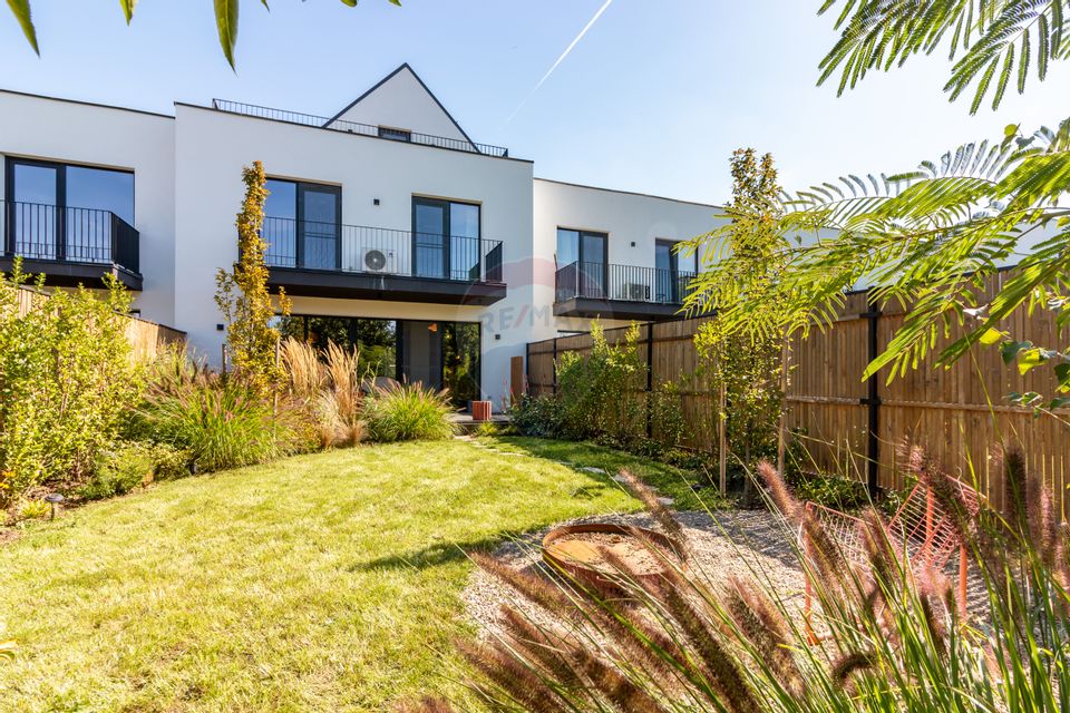 House for sale, Corbeanca area, Lake Hill