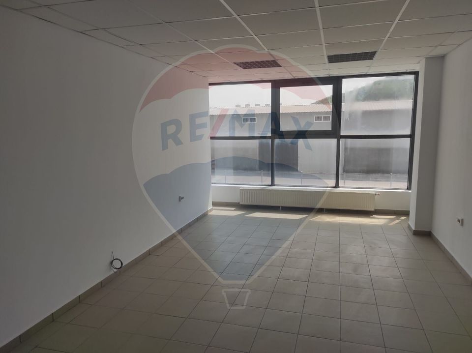 445sq.m Commercial Space for rent, Orasul de Jos area
