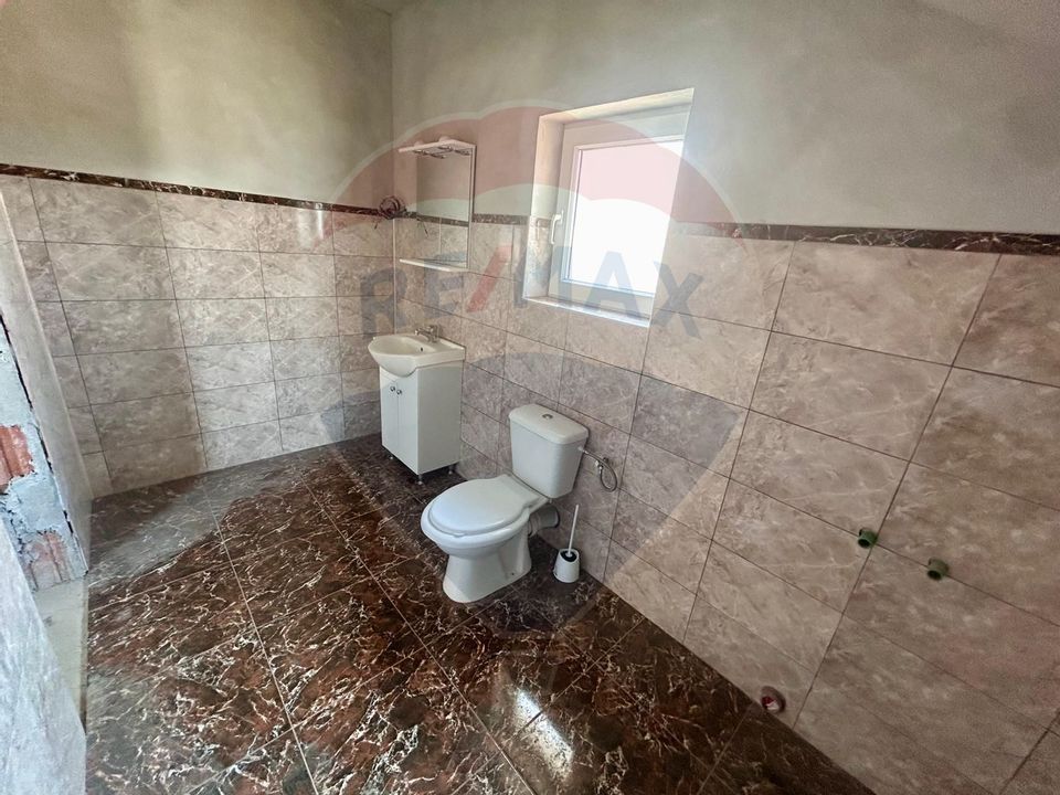 Casă  de vanzare la gri cu 4 camere,teren 552mp in Les