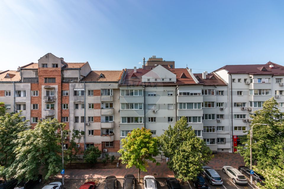 2 room apartment | Calea Călărașilor | 56 sqm | 1997 | 4/5 | Speaker