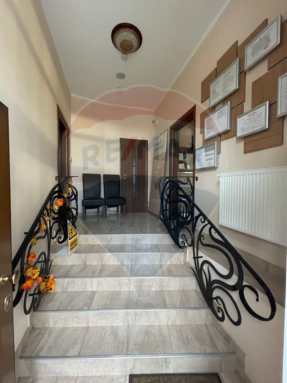 12 room House / Villa for sale, Valenta area