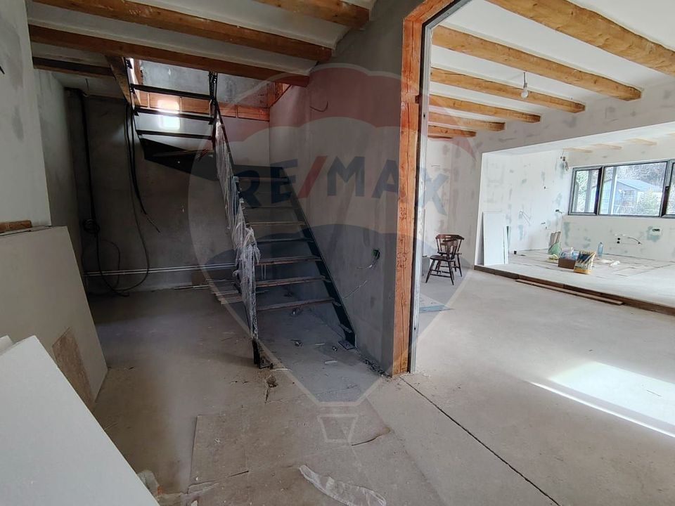 Lux Mediteranean si Intimitate pe 4.000 mp Domeniu Privat Gura Vaii