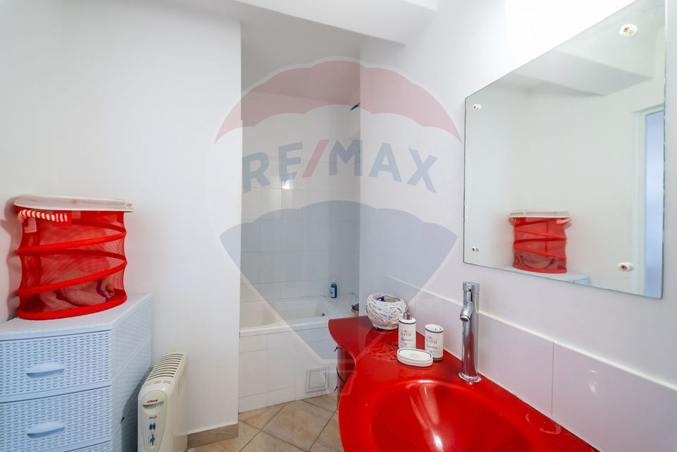 Apartament cu 3 camere de închiriat în zona centrala