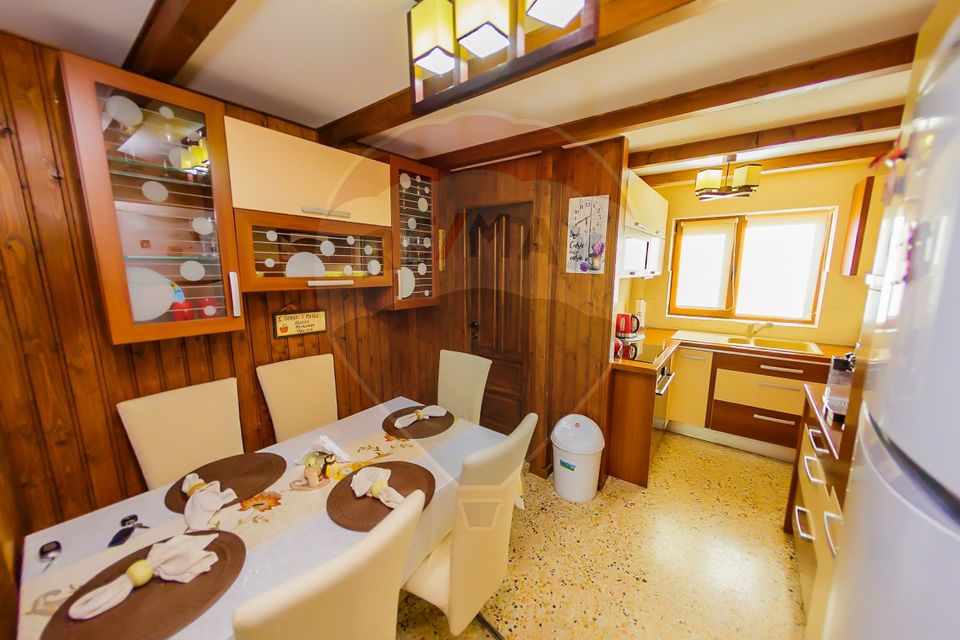 CASA DEOSEBITA DE VANZARE INTRERAURI, COAS