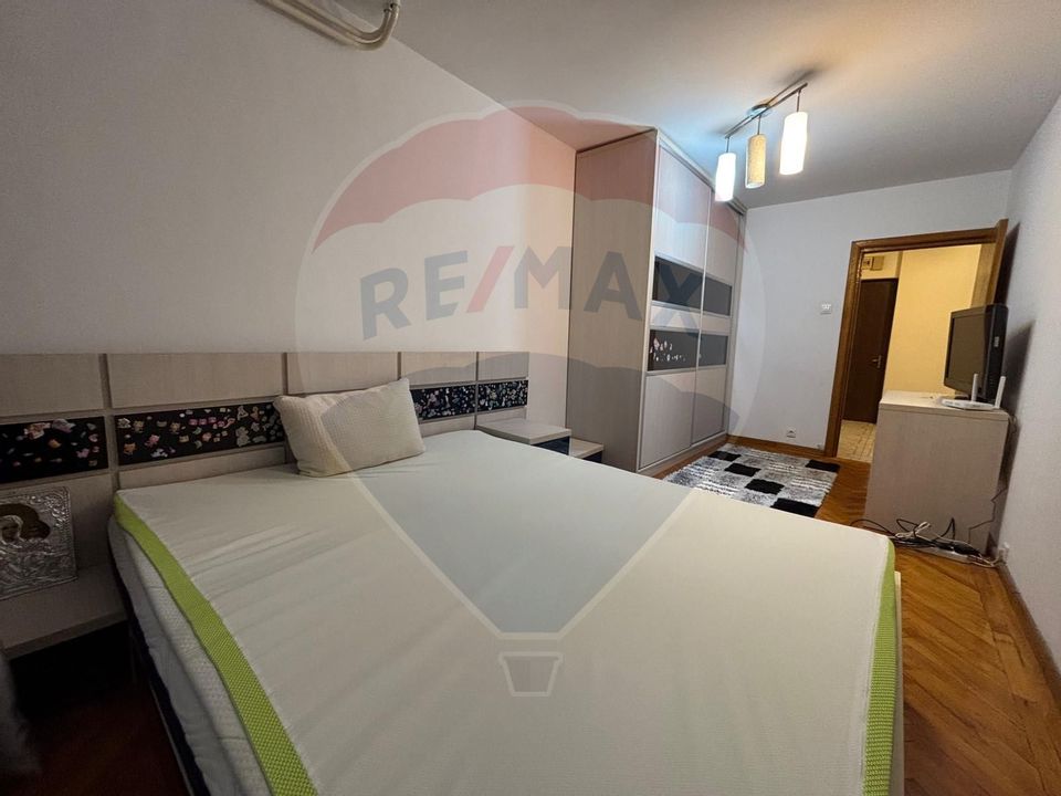 4 room Apartment for sale, Teiul Doamnei area