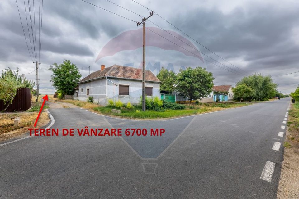 Teren de vânzare cu potențial construibil 6,700mp Variasu Mare