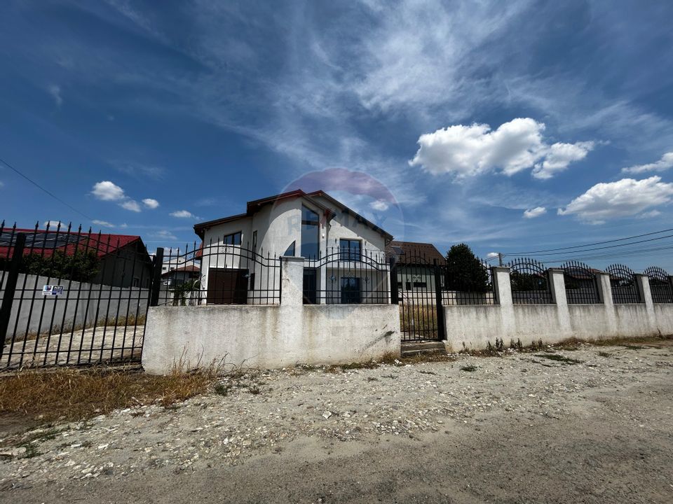 Vilă de vânzare în zona Capsunarie Craiova/str Henry Ford