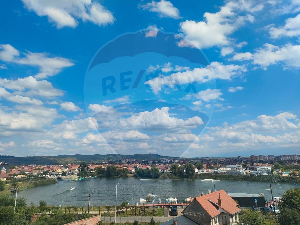 Apartament de vanzare cu gradina