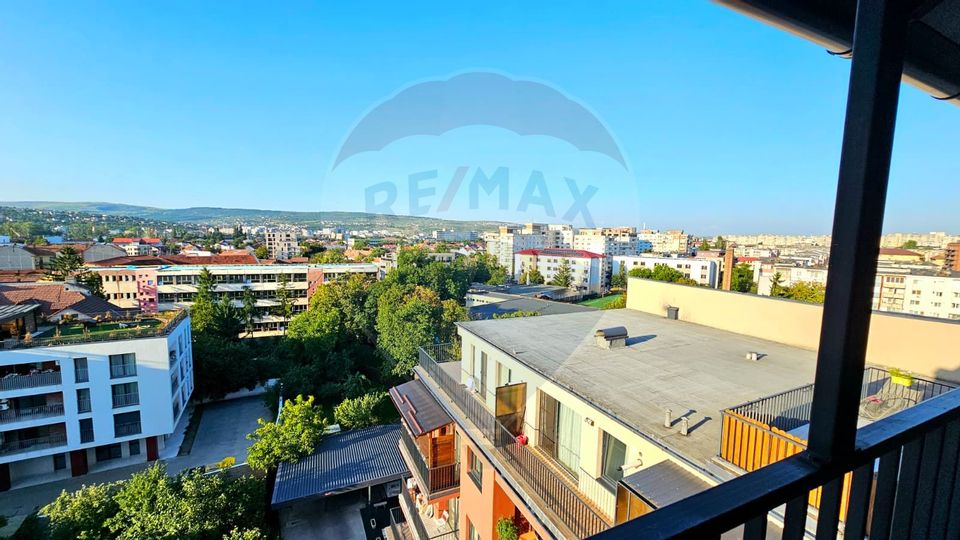 Inchiriere penthouse superfinisat cu 3 camere in zona Centrala