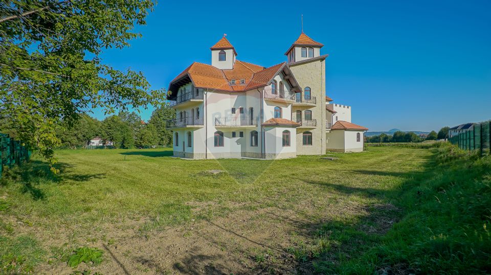 Building with medieval architecture, with multiple destinations