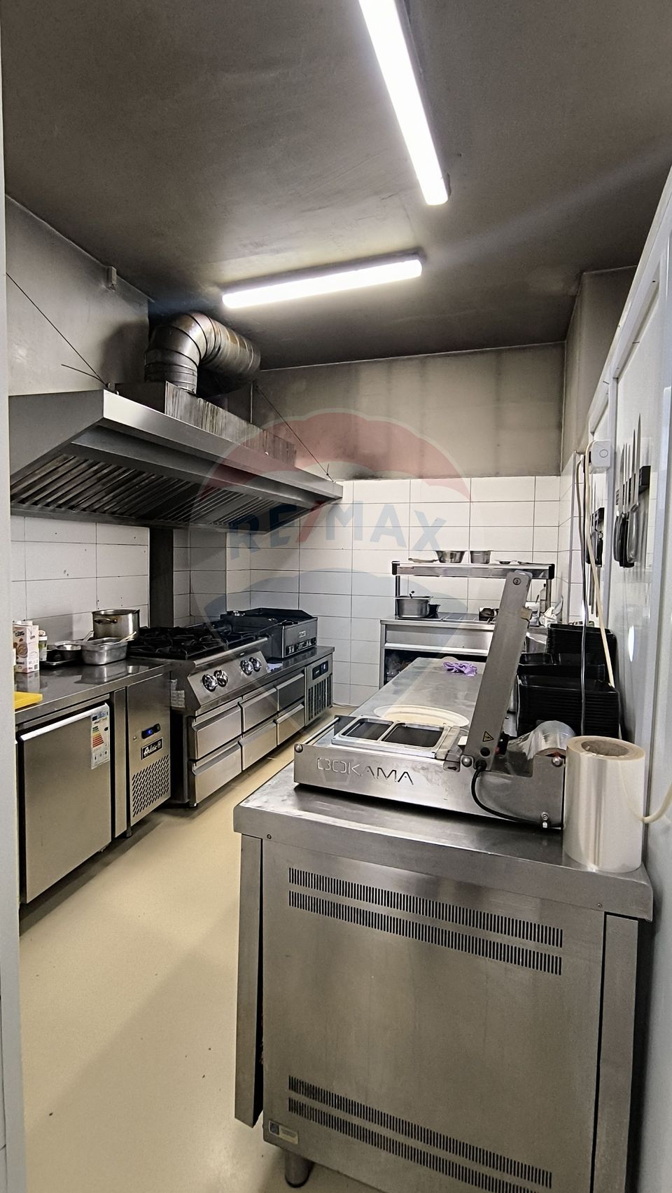 129sq.m Commercial Space for sale, Semicentral area