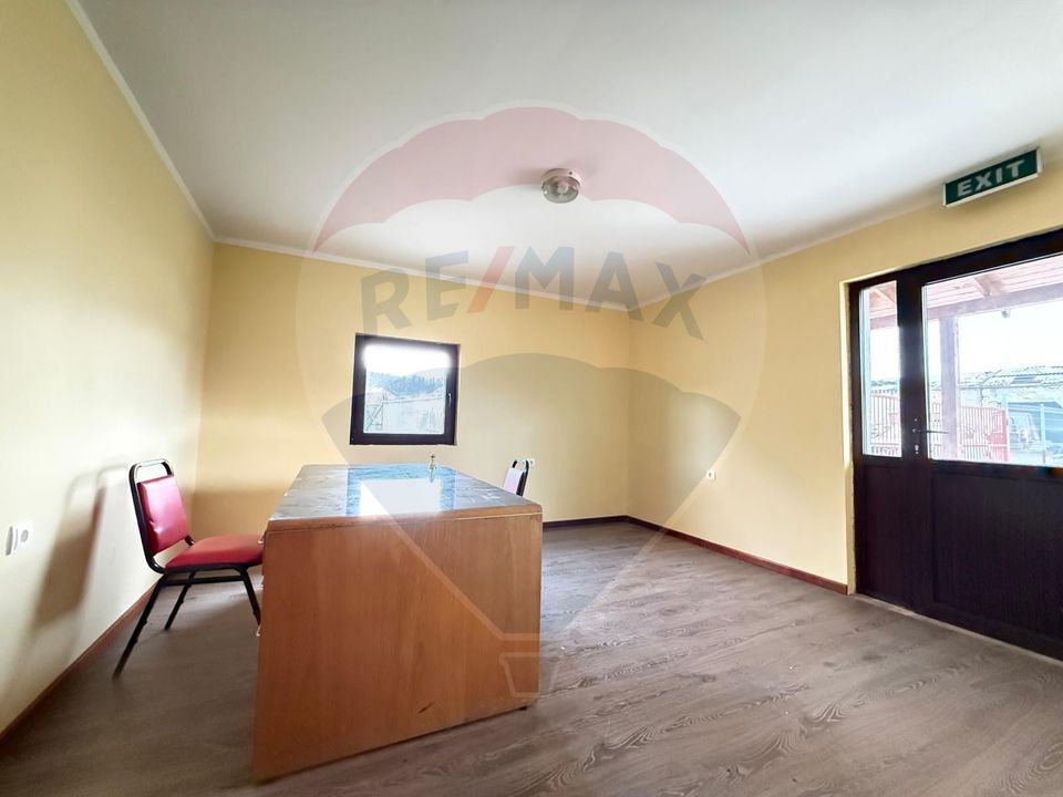 Hală industrială cu birouri si teren Gura Humorului