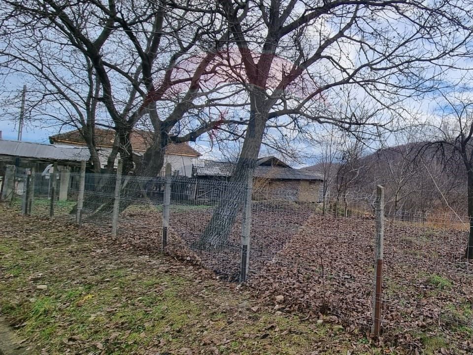 Land 2,680sqm Parava / Drumul Sat dragusani