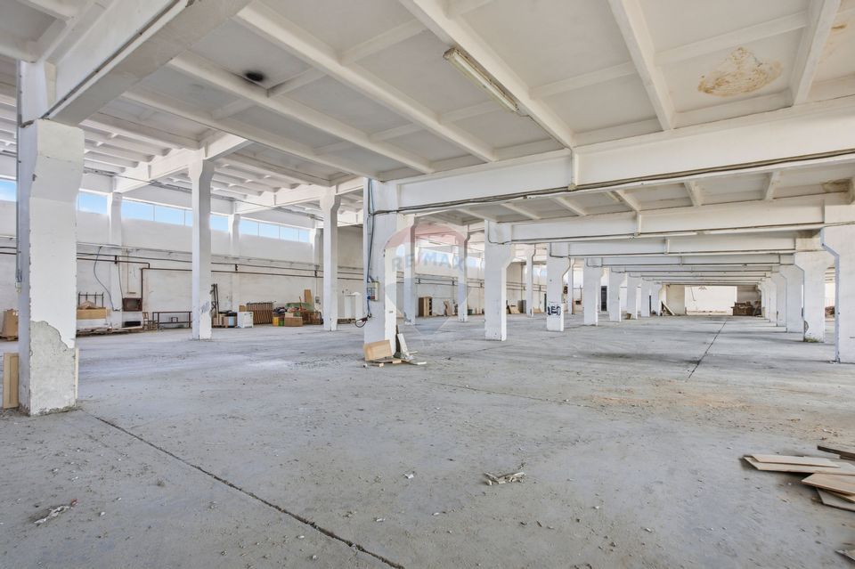 Teren Industrial de Vânzare 4.4 Ha - Zona industrială - Hârlău
