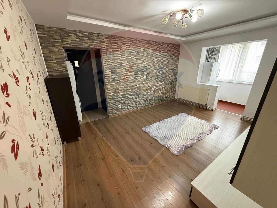 Apartament 3 camere de vânzare – Săcele, zona Electroprecizia