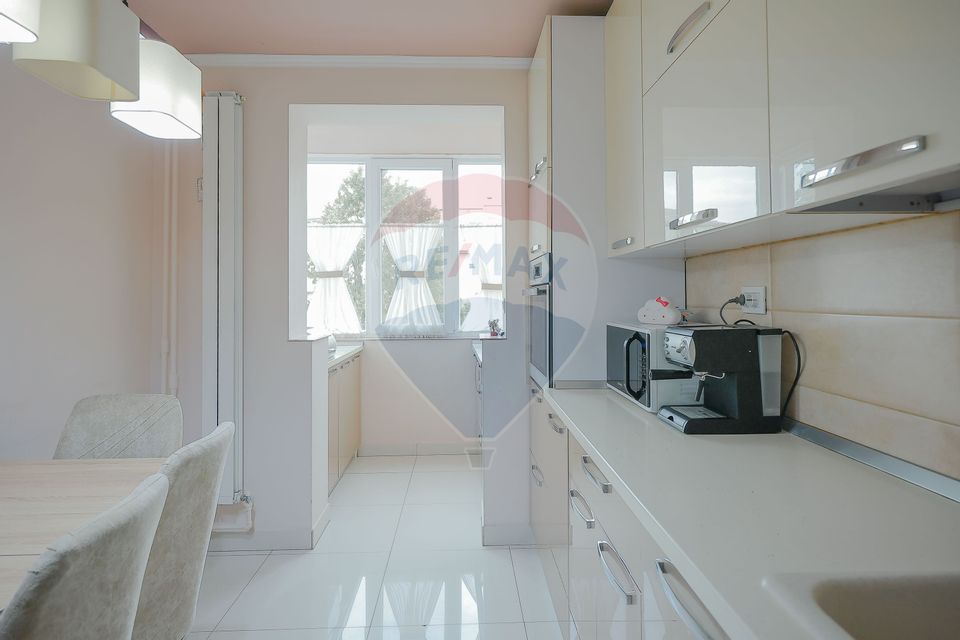 Apartament cu 3 camere de vânzare în zona Dacia