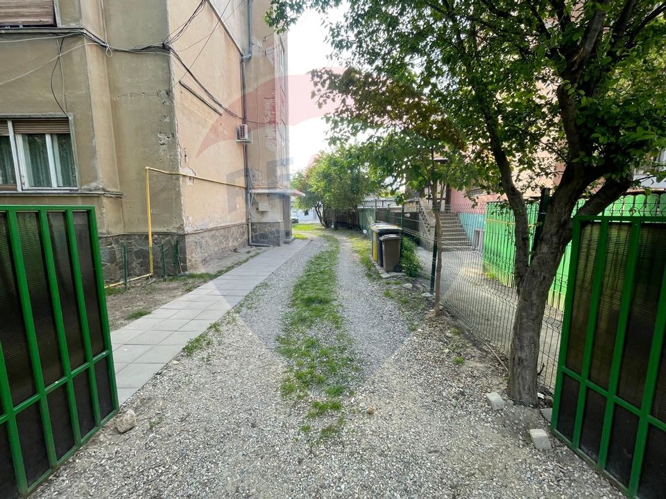 Casă / Vilă cu 4 camere de vânzare în zona Centrala