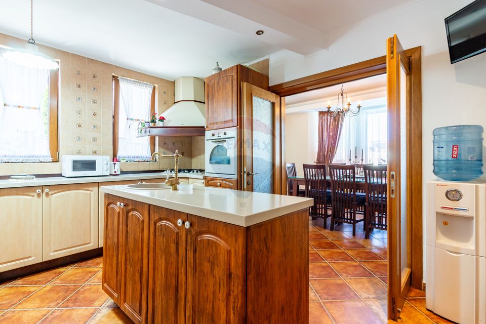 House / Villa for sale in Corbeanca, Blue Lagoon, near the lake