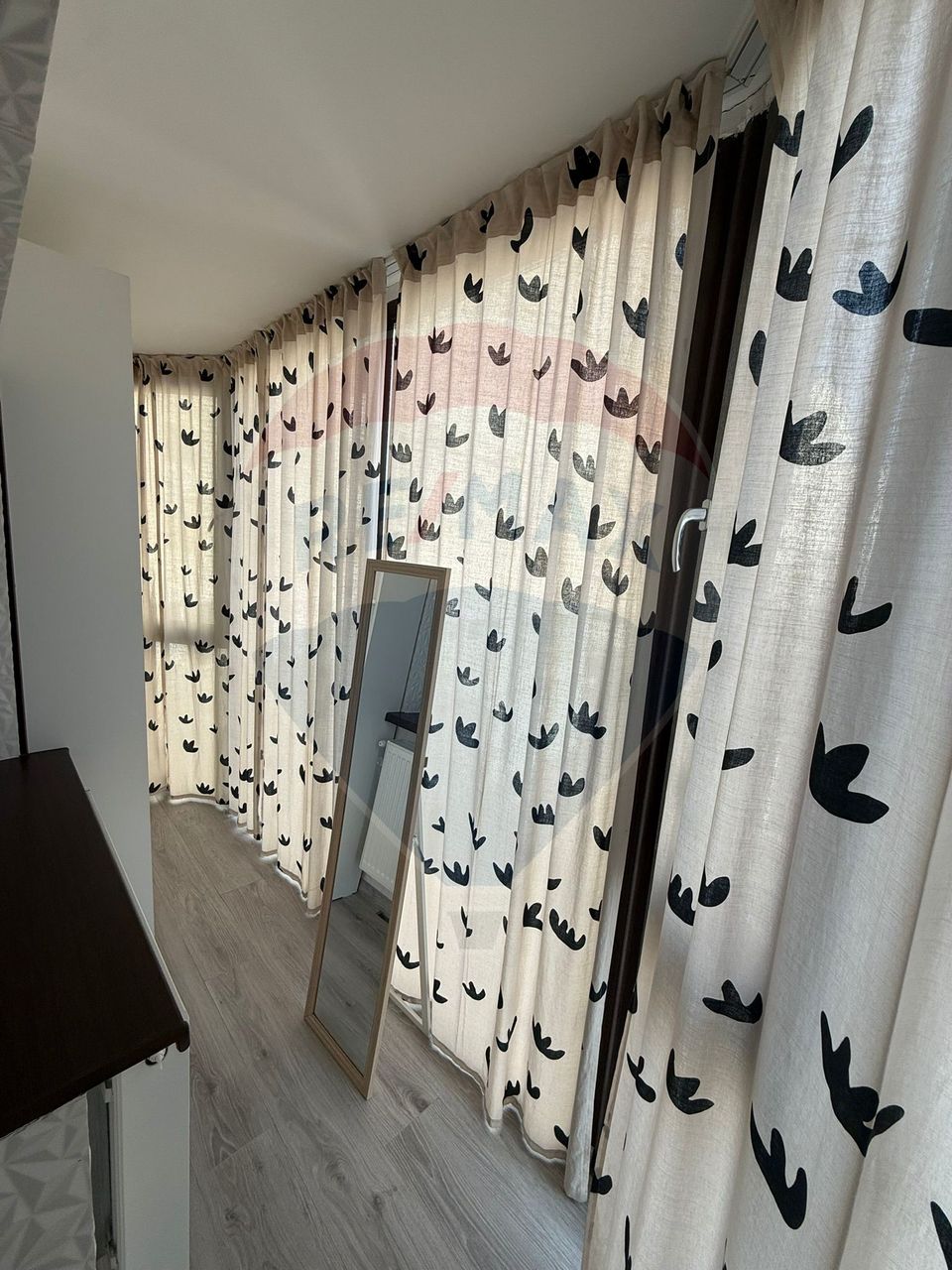 de inchiriat 3 camere, 70 mp, ultrafinisat, 3/4, centrala