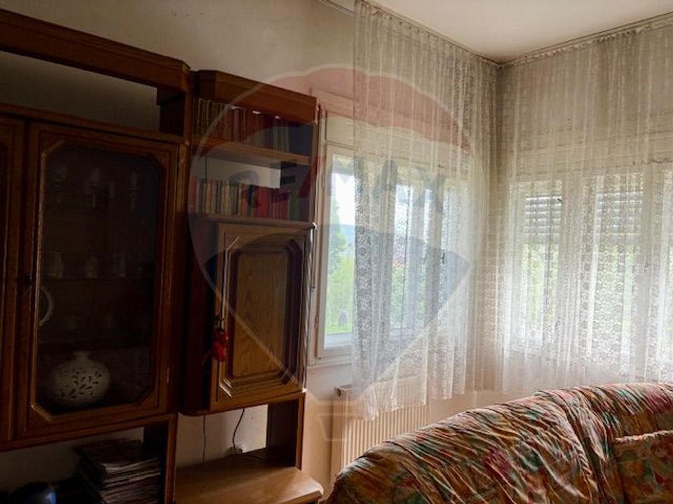 Casă / Vilă cu 7 camere de vânzare