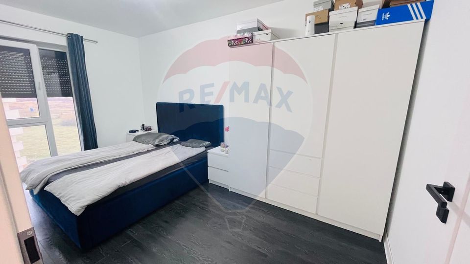 Apartament cu 3 camere de vânzare în zona Nufarul