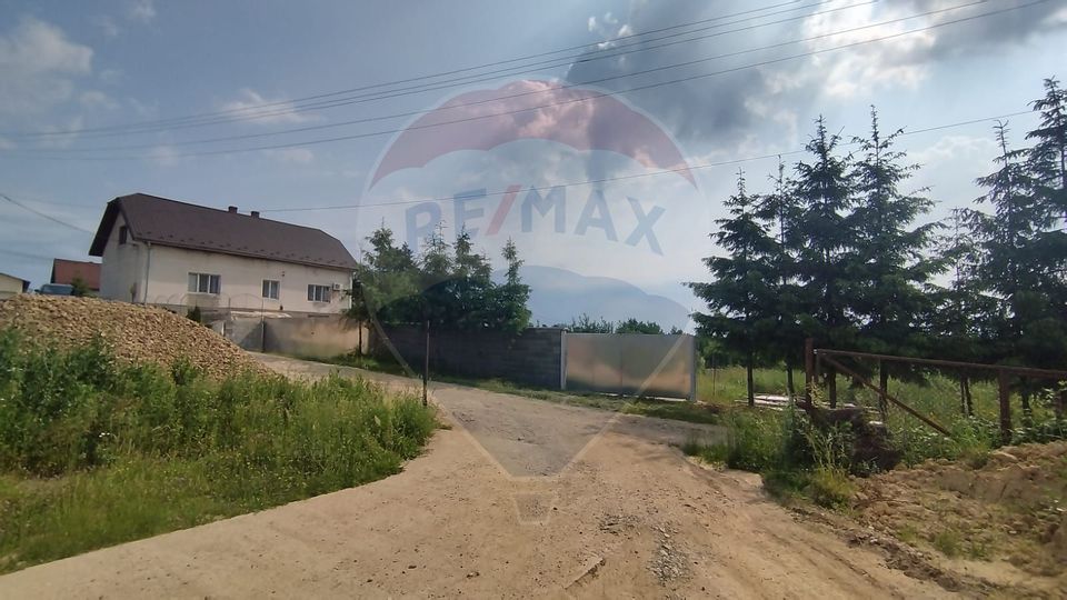 De Vânzare – Imobil Multifuncțional în  Șinteu, Bihor