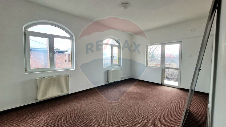 Spațiu de birouri de închiriat în casă 318 mp în zona Între Lacuri