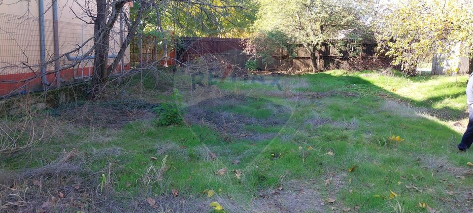 Teren/Loc de casa parcelabil, intre case, 800mp Simnicu de Sus