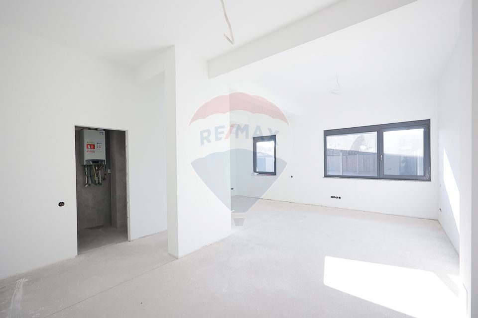 90sq.m Commercial Space for sale, Central area