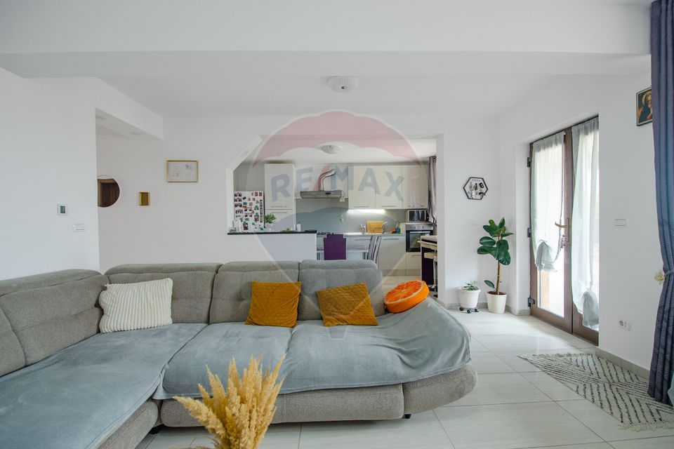 5 room House / Villa for sale