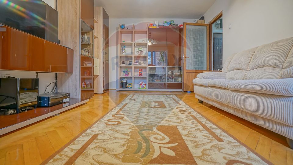 Apartament cu 3 camere, Racadau