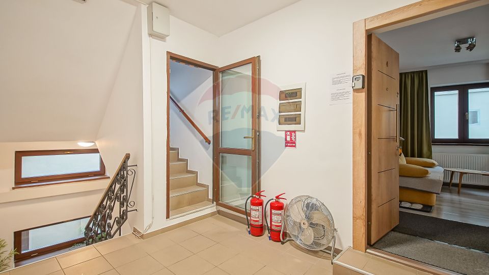 Casa cu 5 studiouri independente, terasa rooftop, vedere montana