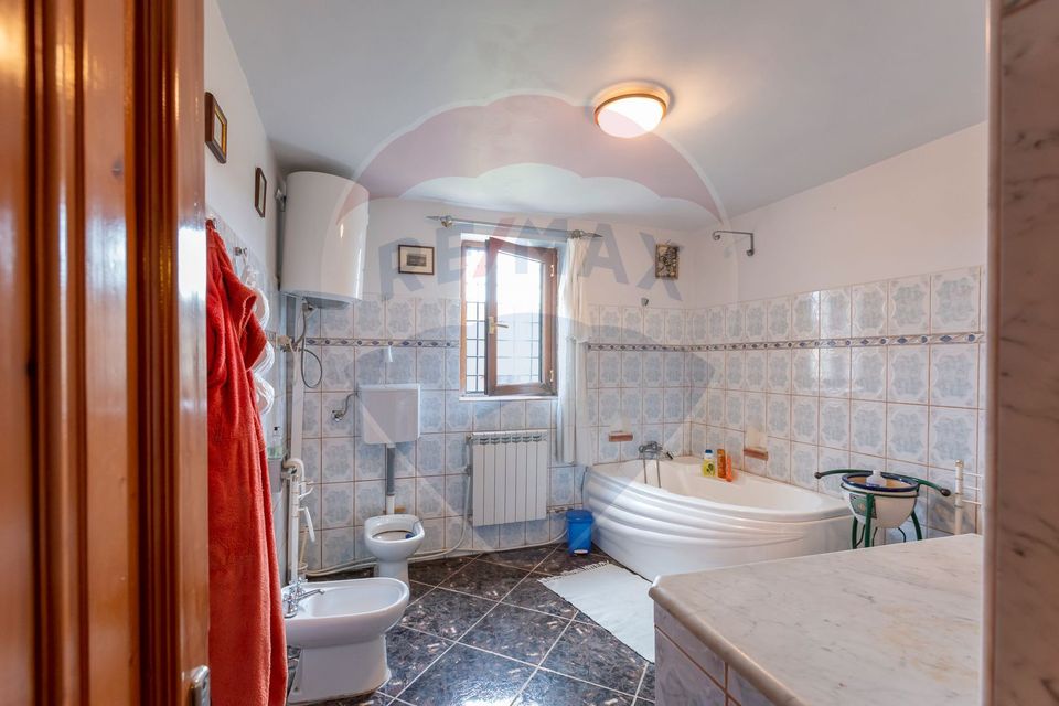 7 room House / Villa for sale, Vest area