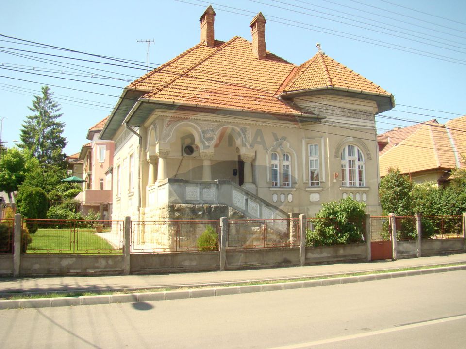 8 room House / Villa for rent, Andrei Muresanu area