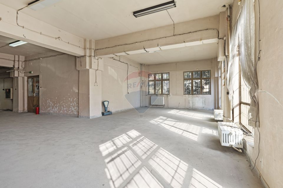 Cladire unica cu destinatii multiple de vanzare Ultracentral Arad