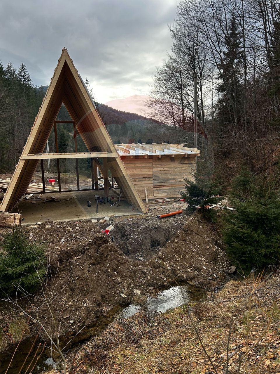 Land 1,011sqm Rachitele / Strada -principala