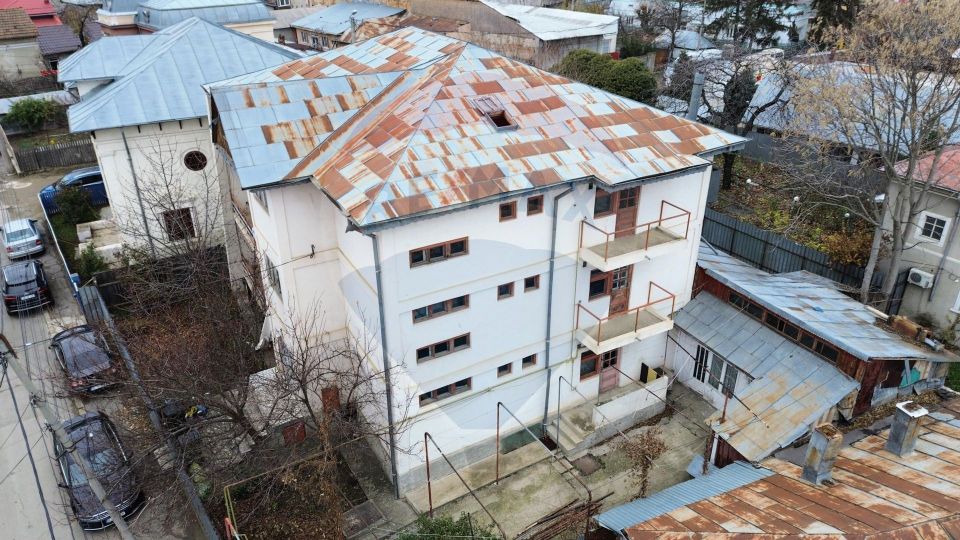 15 room House / Villa for sale, Central area